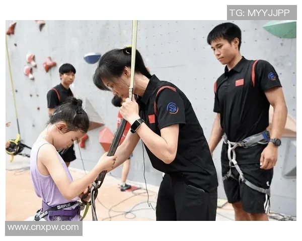 成都攀岩队在全国攀岩状态排行榜中荣获第二名的佳绩引发关注